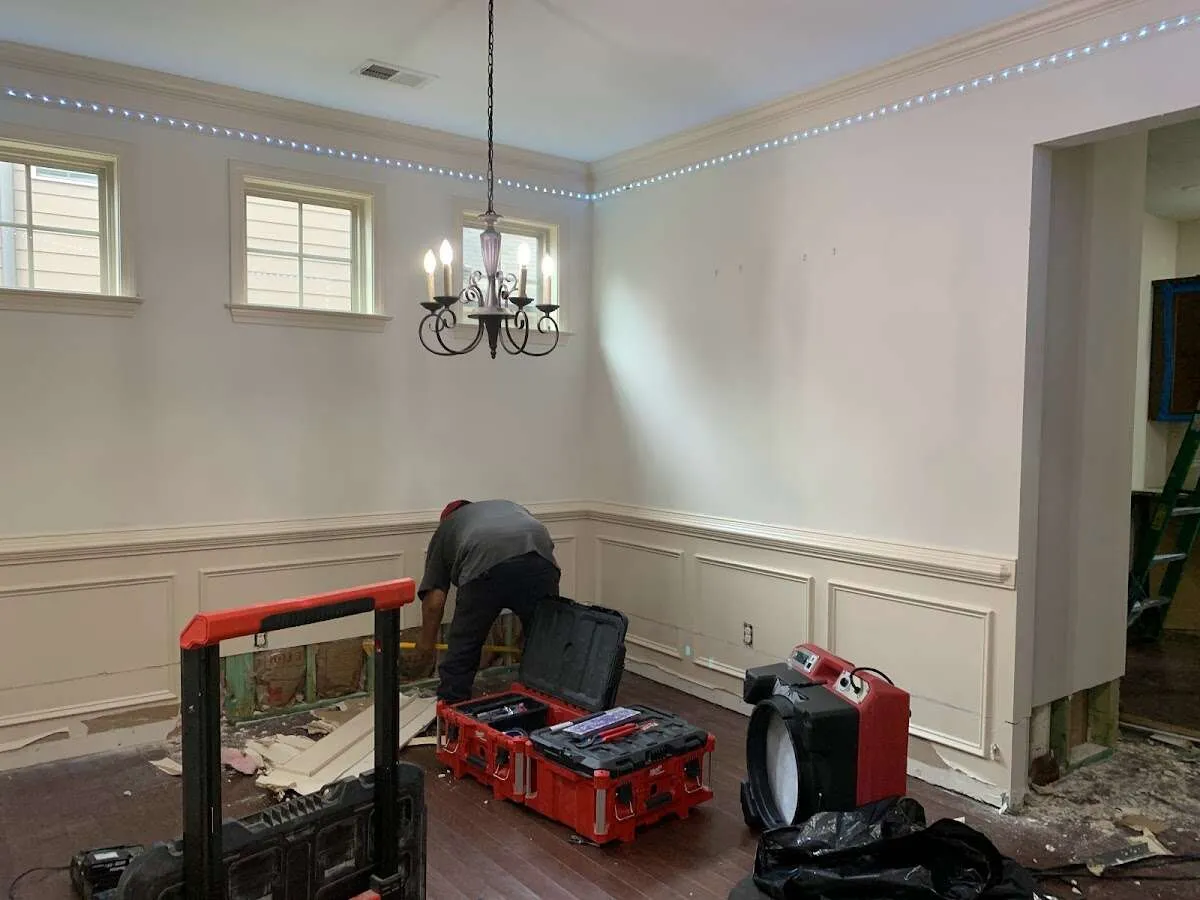 Restoration technician with professional equipment in Capitola